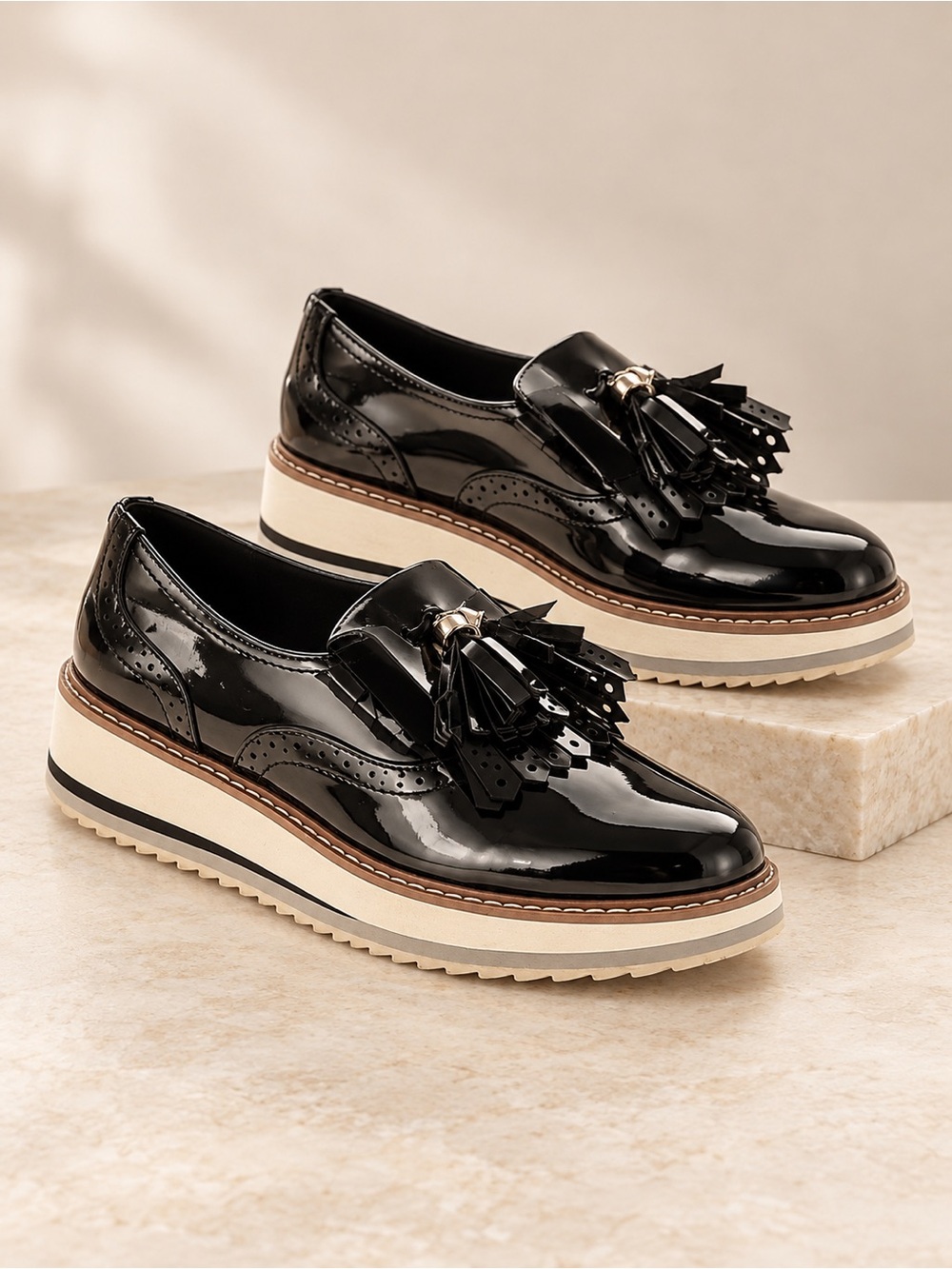 Zara Black Patent Platform Loafers EU 35 Tassel Chunky Preppy Shoes